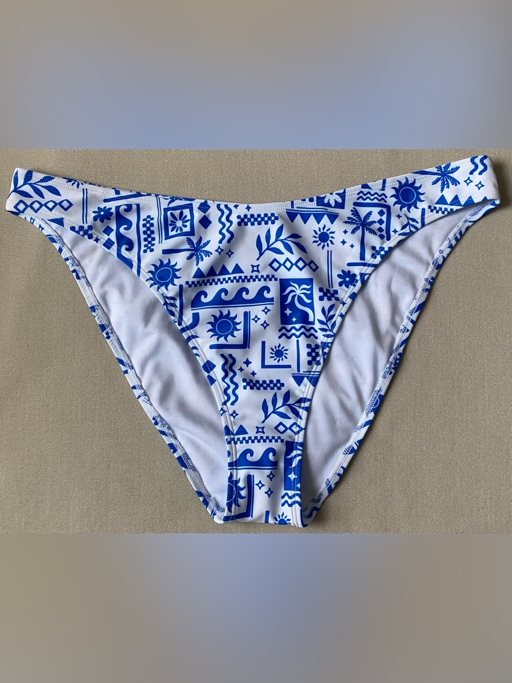 •NWT•No Boundaries High Leg Mid Rise Cheeky Bikini Bottom